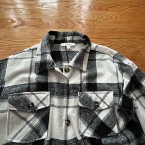 Cuddl Duds Black and White Plaid Shirt Jacket